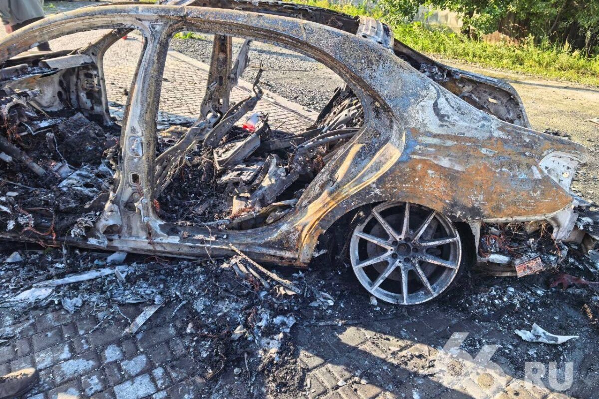 Под Екатеринбургом взорвали автомобиль главы компании по производству дронов.